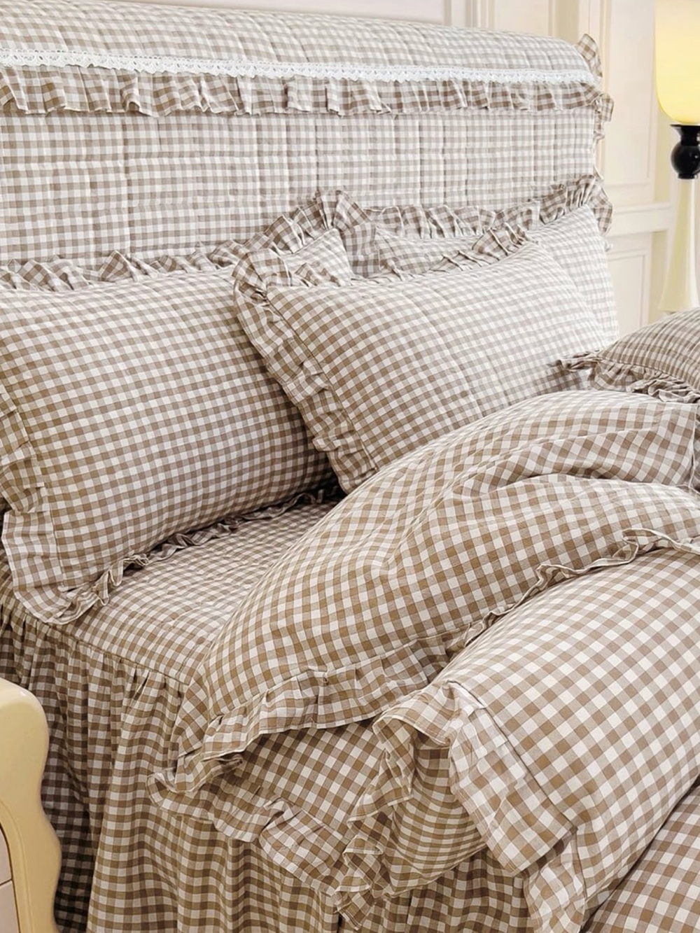 Gingham Ruffle  comforter Bedding Set in Beige and White full size